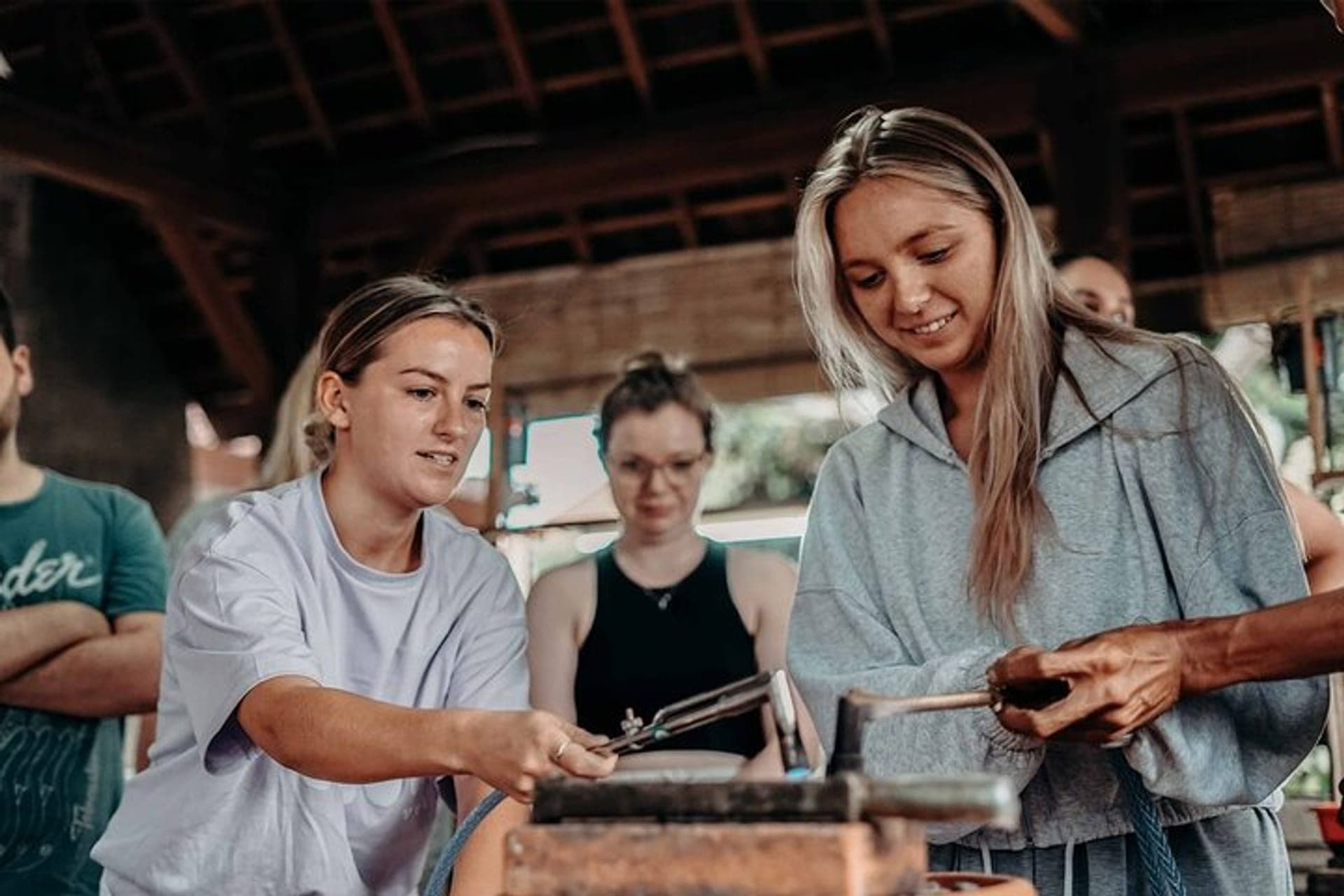 Canggu: Ceramics Workshop with Balinese Artist & Souvenir